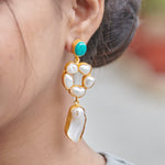 Load image into Gallery viewer, Chique Falling Pearl Earrings