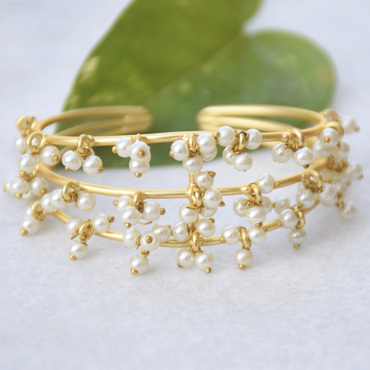 Minimal gold plated with polished finish flexible bangle