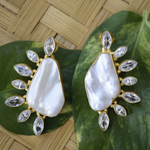 Load image into Gallery viewer, Modern Auricka Pearl Spirited Gold Earring Studs with Pearl, Zircon and 18k gold plating
