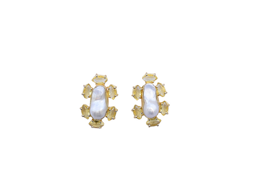 Pearl Golden Earring Studs