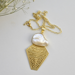 Load image into Gallery viewer, Modern Auricka Statement Lux Chain with Pearl and 18k gold plating