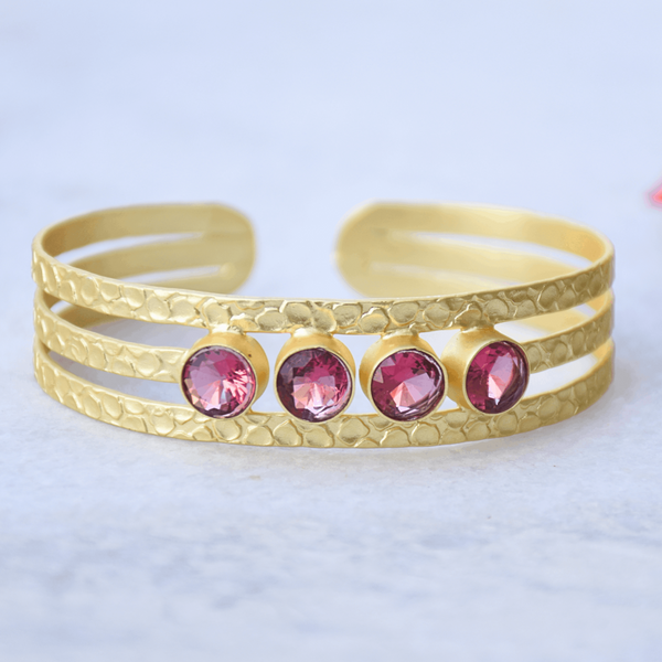 Sleek vintage inspired bold red versatile bangle
