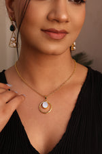 Load image into Gallery viewer, Mother Of Pearl Pendant Chain
