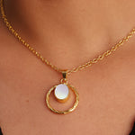 Load image into Gallery viewer, Mother Of Pearl Pendant Chain
