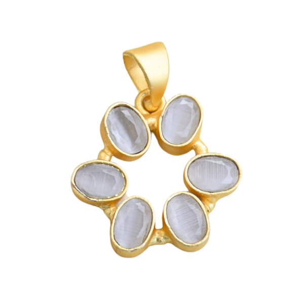 Minimal everyday wear ideal for gifting crystal pendant