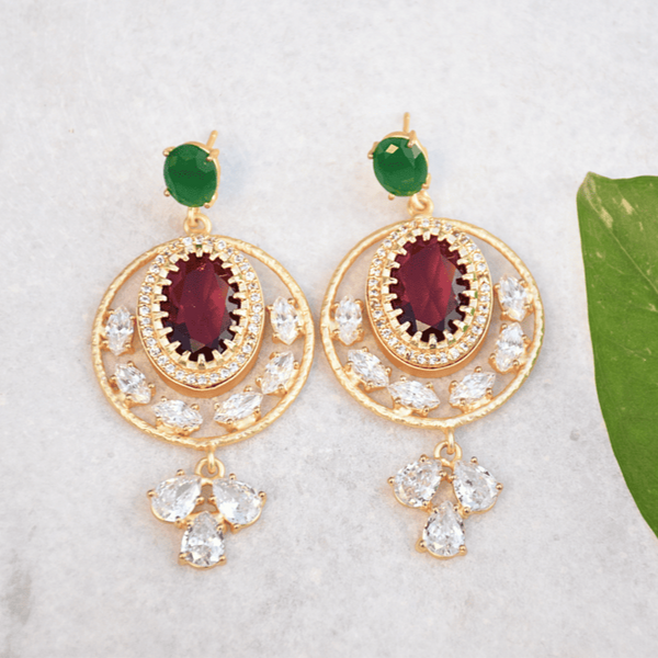 Gold plated vibrant and lightweight long earrings 