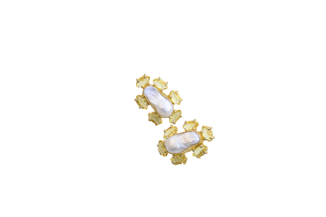 Pearl Golden Earring Studs